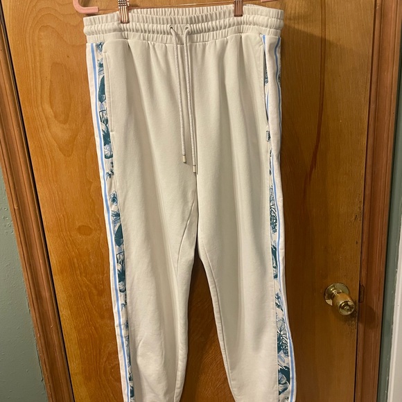 Fabletics Pants - Fabletics Athletics Botanical Sweatpants